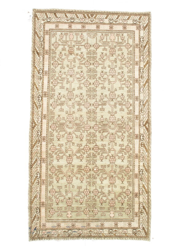 3306 Khotan 4 ft 6 in x 8 ft 5 in
