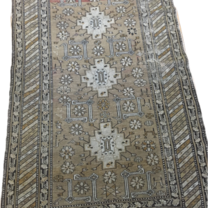 4405 Shirvan 4 ft x 7 ft 2 in