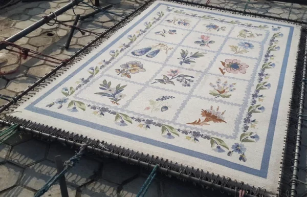 Botanica 300 knot silk rug - Image 2