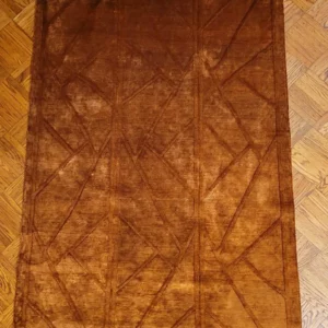 Intrigue silk 300 knot rug